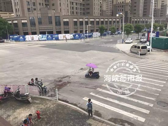 事发现场没有红绿灯