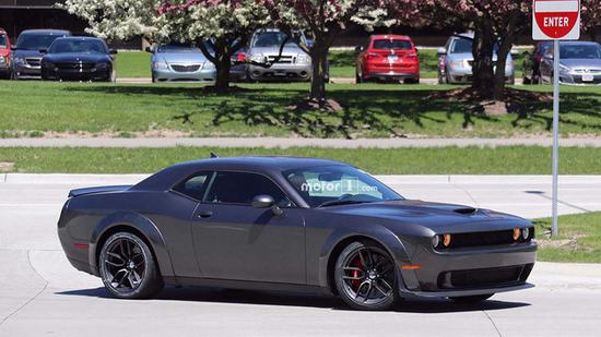 道奇挑战者SRT Hellcat宽体谍照 更狂野