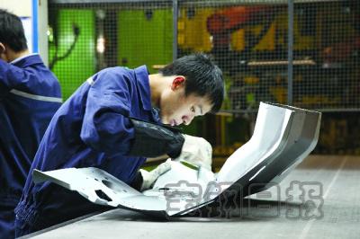 ,宝钢股份,特斯拉汽车材料,超高强钢需求 宝钢股份:特斯拉超高强钢需求大