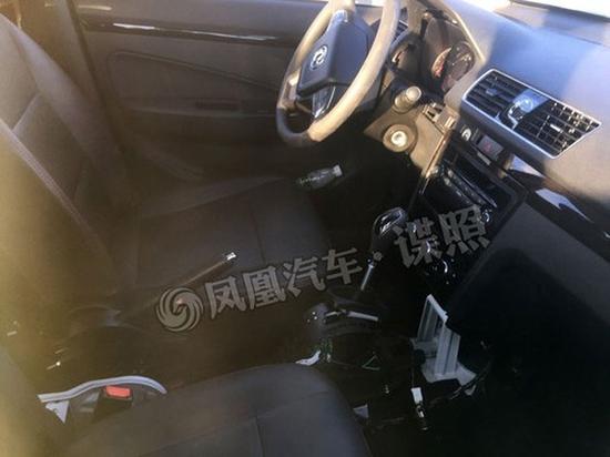 东风风光370 CVT实车谍照曝光 年内上市