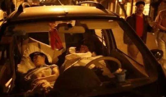 事例1:江苏省江阴市城南小学南面商品房5号楼的车库轿车内发现一男一女死在车内,二人因一氧化碳中毒致死。两人非夫妻。