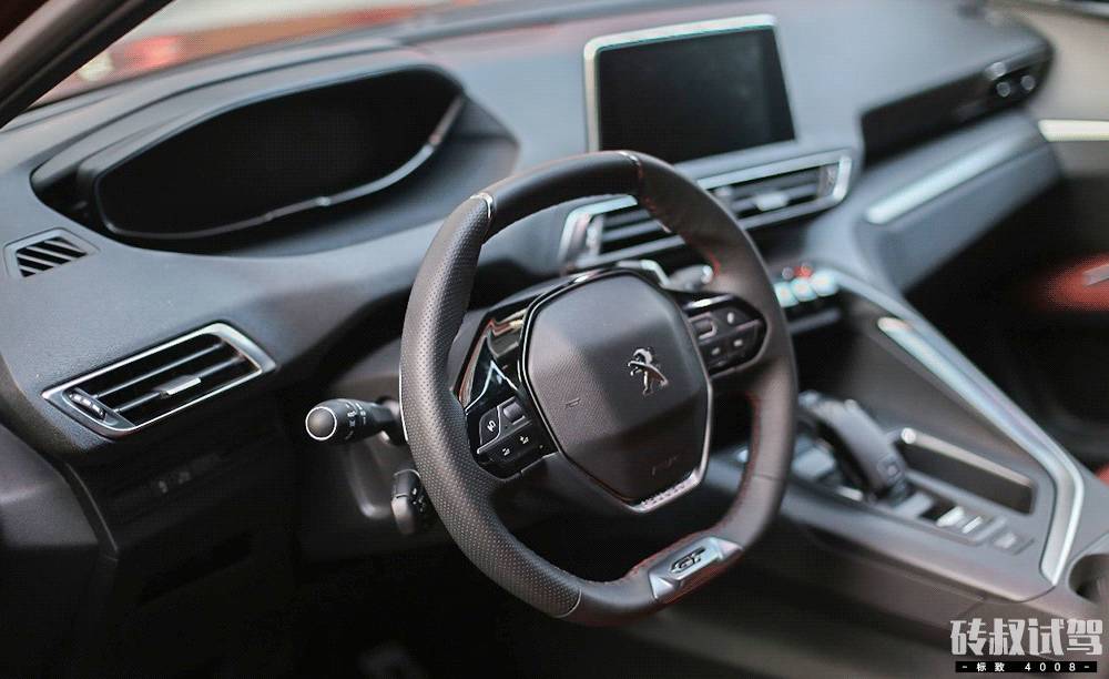 18.58万起,这台全新SUV的内饰设计,50万内没对手!