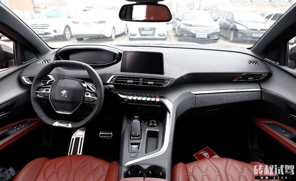 18.58万起,这台全新SUV的内饰设计,50万内没对手!