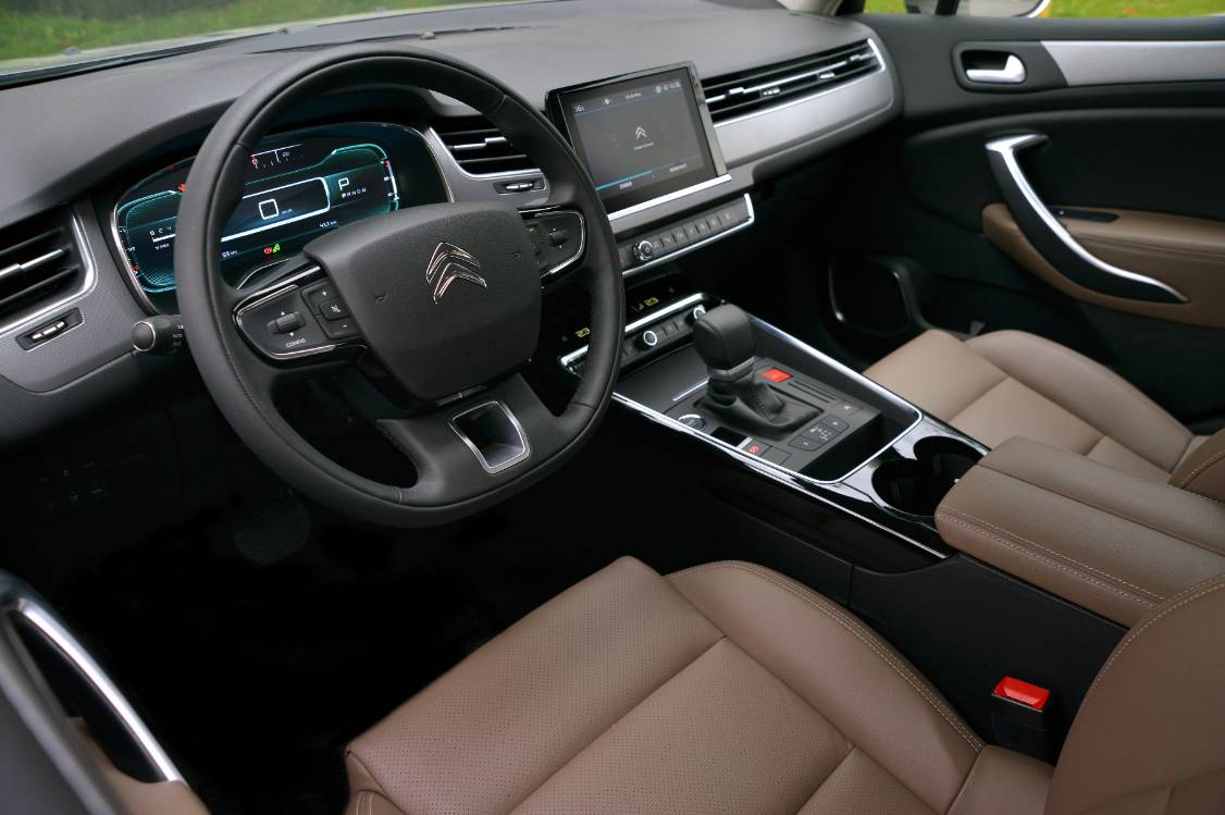 驾乘舒适性越级,这款车就是最高性价比的家轿?