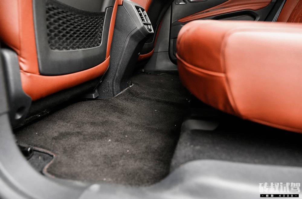 18.58万起,这台全新SUV的内饰设计,50万内没对手!