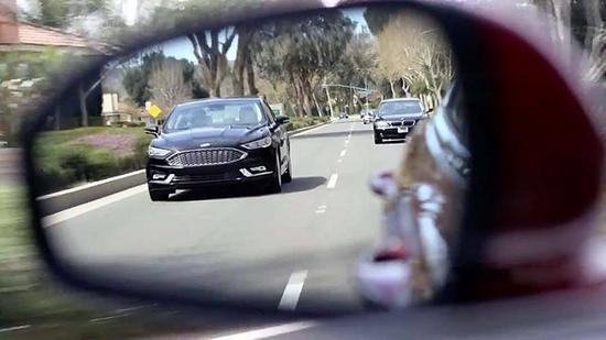 开车不注意这几个盲区 出事了再有钱也赔不起