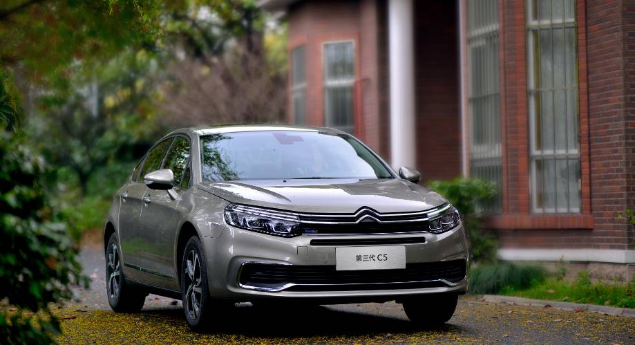 没毛病！这就是辆开着舒服坐着也舒服中级车