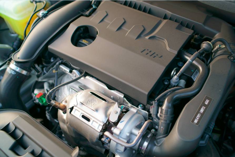 没毛病!这就是辆开着舒服坐着也舒服中级车