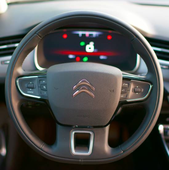 没毛病!这就是辆开着舒服坐着也舒服中级车