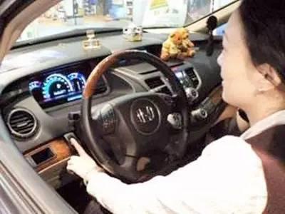 车里安上这个小装置,再也不怕朋友来借车