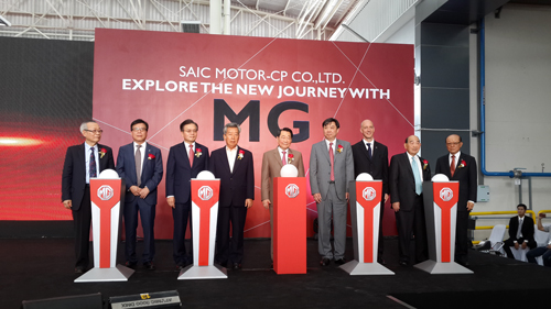 ▲2014年上汽正大汽车有限公司在泰国春武里府的工厂举行了首辆MG6下线仪式