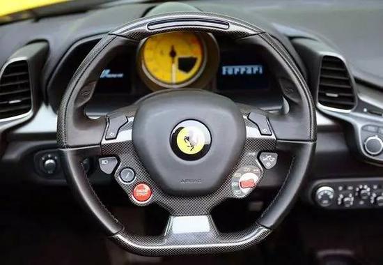 平底方向盘除了好看之外,真的实用吗?