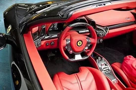 平底方向盘除了好看之外,真的实用吗?