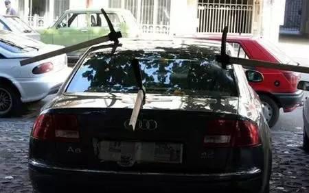 乱停车,直接坦克碾压!