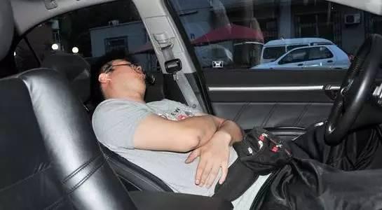 停车时,先熄火还是先关空调?很多人都做错了