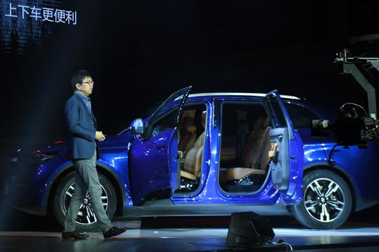 2017年4月13日，沈海寅在北京发布奇点iS6车型