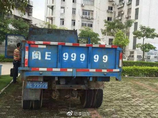 福建漳州霸气牛牌,五辆车用同一车牌,货车亮了