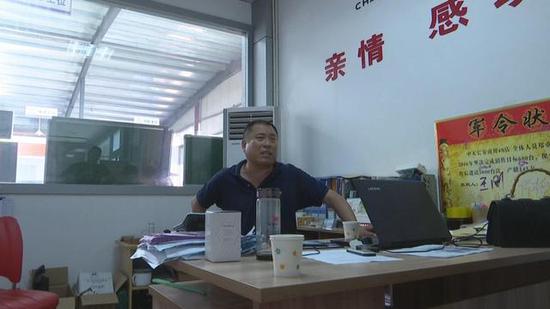 时隔半年多的见面,双方依然是势同水火,火药味冲天。到底小张这辆车的维修是怎么回事啊?