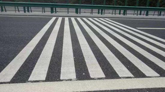 高速路上不认识这5种线 赶快下高速好好学习科目一