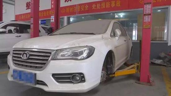 为了给自己讨个说法,小张两口子曾经对中天汽贸提起过上诉,可律师认为中天汽贸涉嫌骗保。建议小张先撤诉,到警方报案处理。