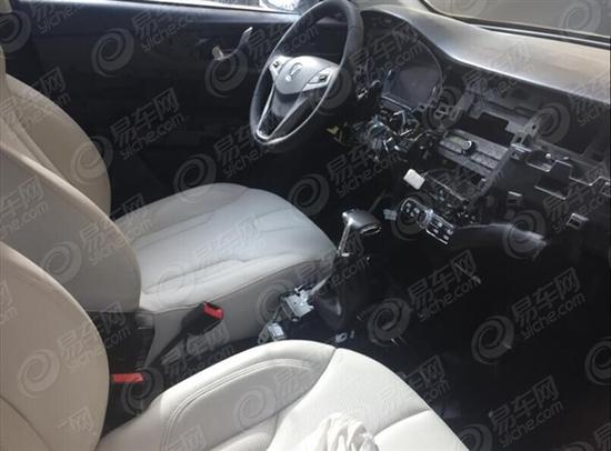 长安CS85实车谍照首曝 定位七座SUV