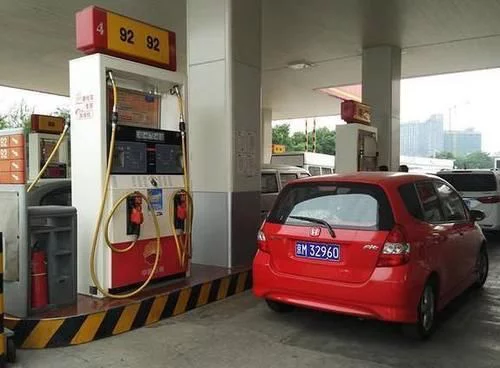 加油小窍门!聪明车主这样保护汽车还省钱!