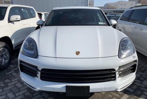 2020款保时捷卡宴跑车元素十足现车让利