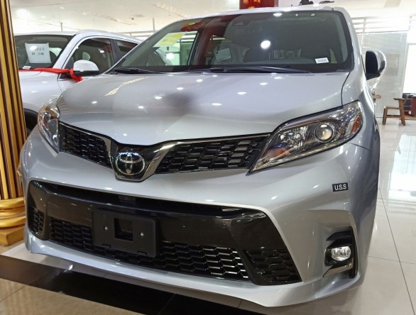 2020款丰田塞纳SE运动版豪华感倍增