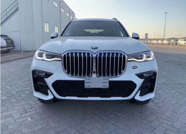 2019款宝马X7 配置齐全店内现车最新报价