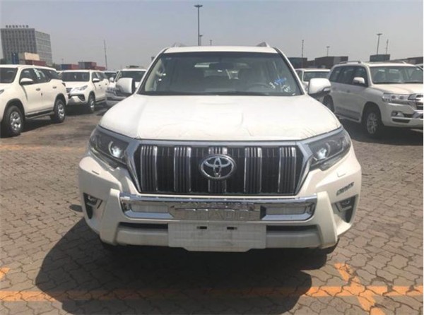 2019款中东霸道团购开始更多优惠详询