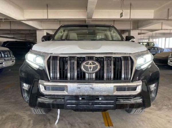 进口中东版丰田霸道2700抵港重磅出击