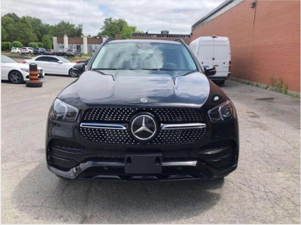 20款奔驰GLE450店里现车 特价优惠