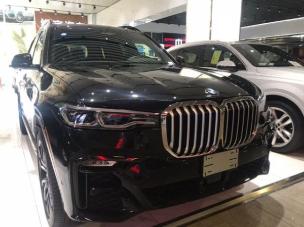 天津港宝马X7大量现车促销售全国销售