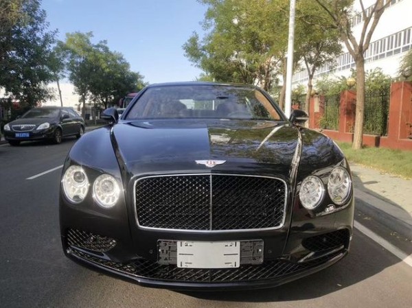 19款宾利飞驰V8S现车钜惠 极致奢华体验