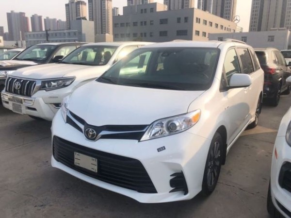 进口20款丰田塞纳港口现车 最新报价