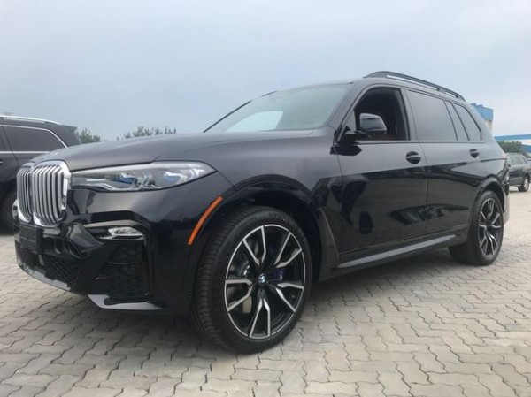 2019款宝马X7特惠销售多种配色动感华丽