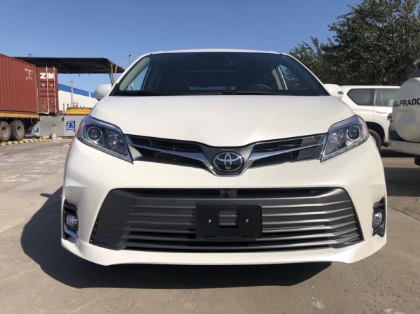 2020款加版丰田塞纳四驱LTD 商务车优惠