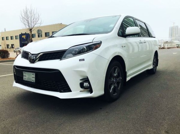 2020款丰田塞纳四驱现车配置解析优惠价