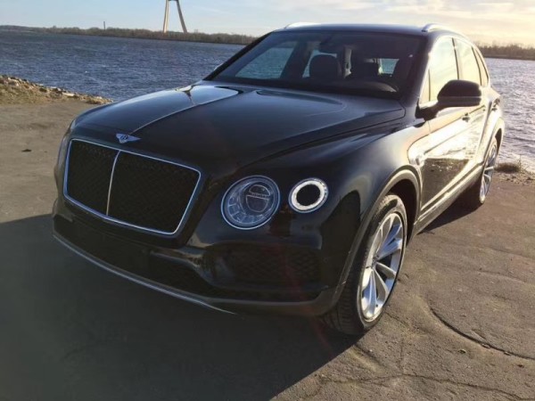 19款宾利添越汽油版4.0 手续齐促销款