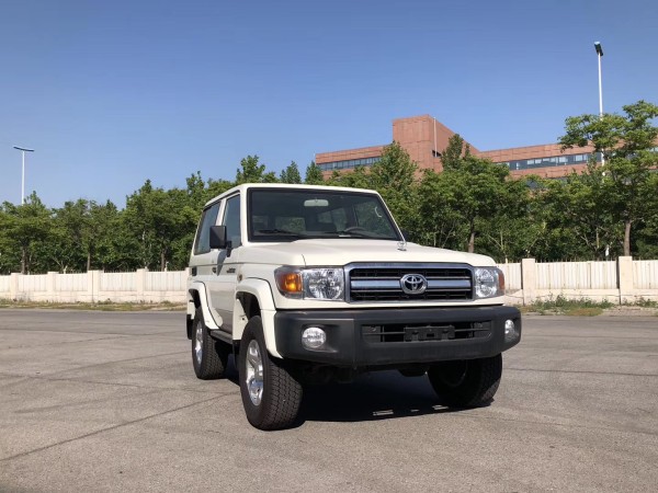 丰田酷路泽LC71