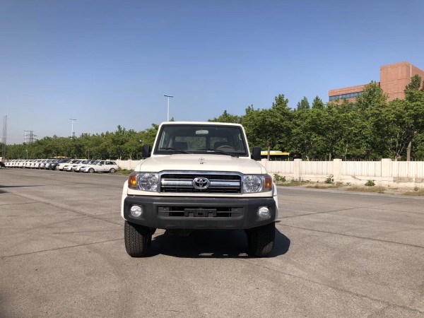 丰田酷路泽LC71