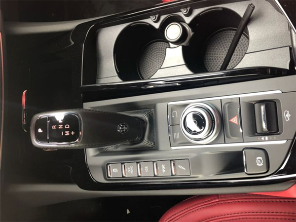 玛莎拉蒂莱万特销售电话:13389982878刘经理