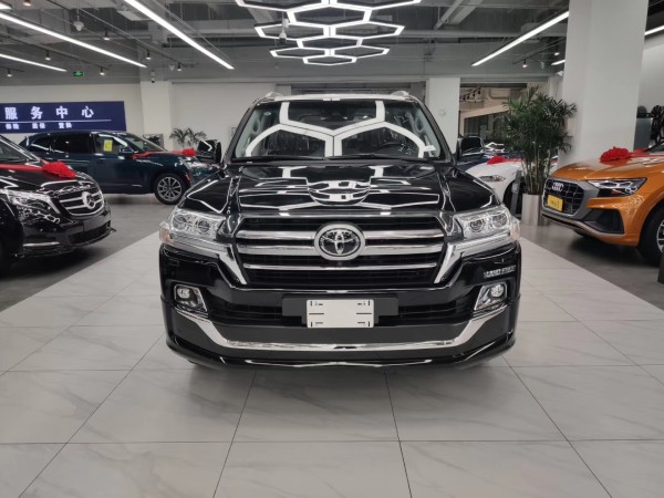 中东版2019款酷路泽57港口现车超低价格