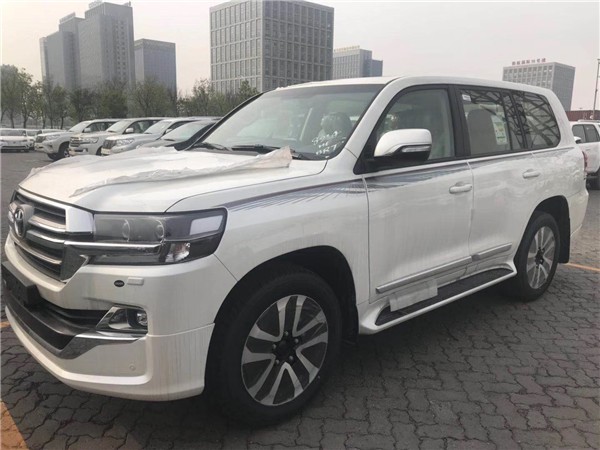 2019款中东酷路泽4600GT顶配版到店价格