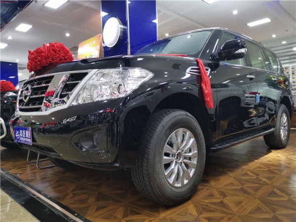 2019款日产途乐4.0XE黑车黑内标配新报价