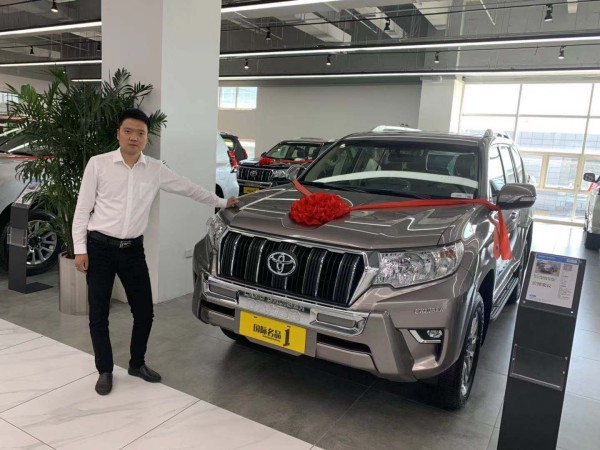 2019款霸道4000假期期间降价促销优惠