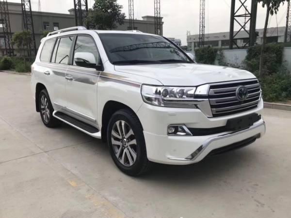 越野居家多面手2019款陆地巡洋舰5700中