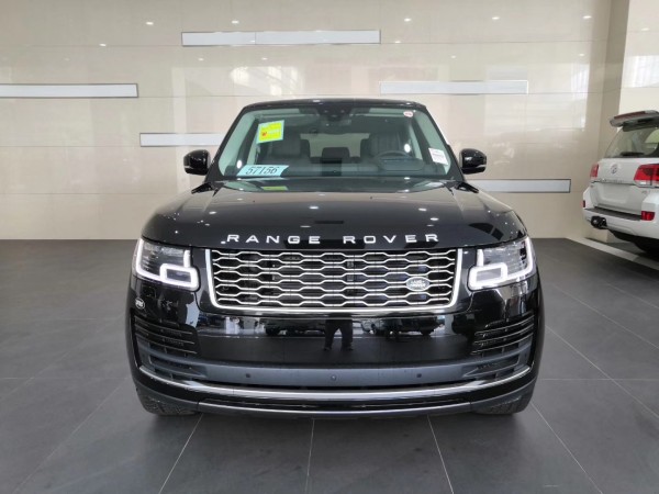 19款路虎揽胜行政版 港口现车优惠8.8万