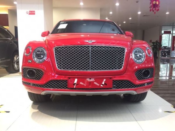 2018款宾利添越4.0T柴油七座天津港现车