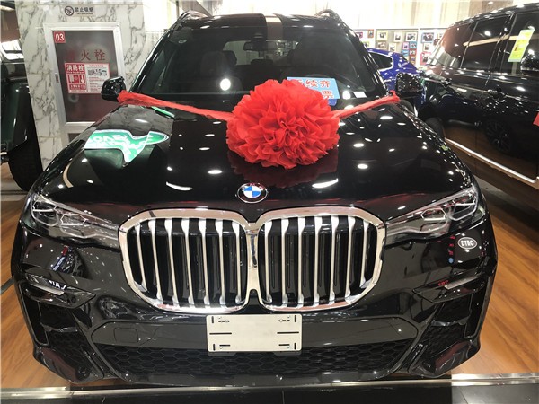 2019款宝马X7 港口现车销售 优惠大酬宾